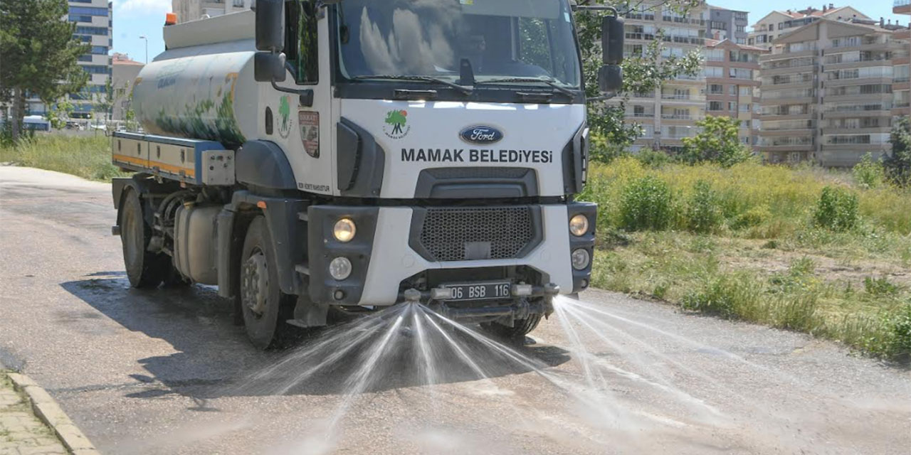 Mamak'ta ilaçlama çalışmaları devam ediyor