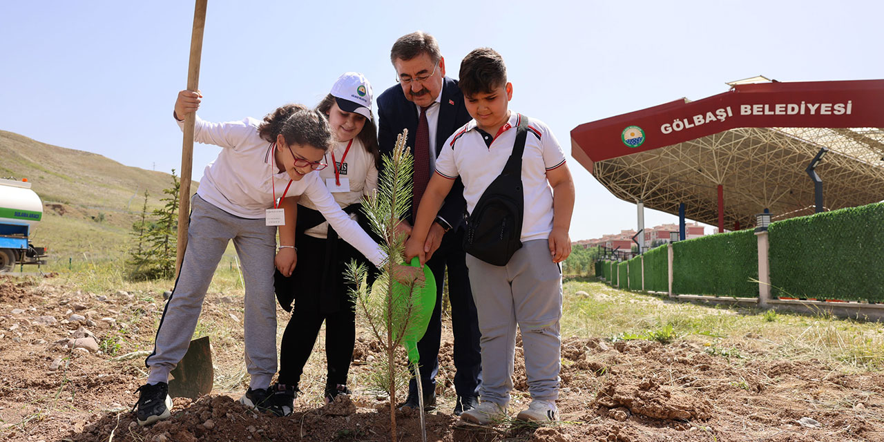 Başkan Odabaşı'ndan Dünya Çevre Günü mesajı: Sağlıklı  bir doğa için atıkları çevremize atmayacağız