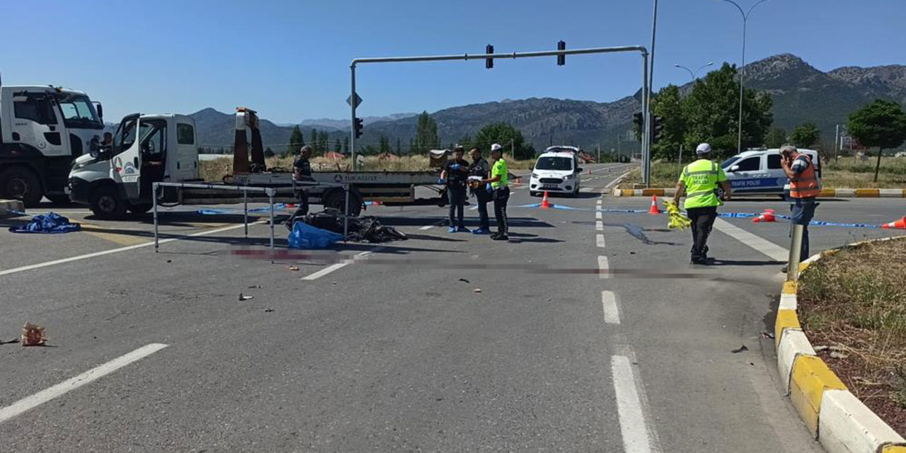 Konya'da pikap ile motosiklet çarpıştı:1 ölü!