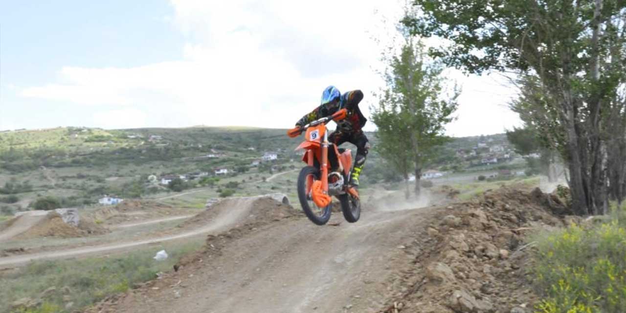 Sorgun'da Enduro Dağ Motosikleti Yarışları nefes kesti!