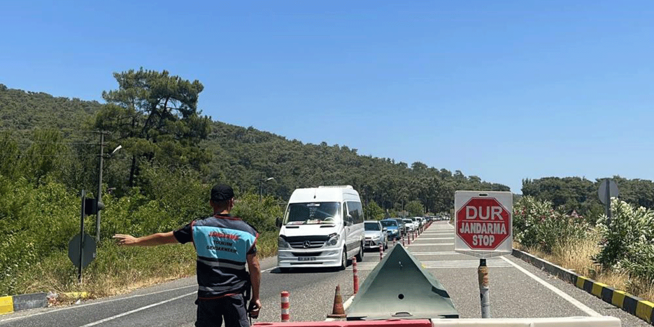 Bayram tatilcileri Ege'ye akın ediyor!