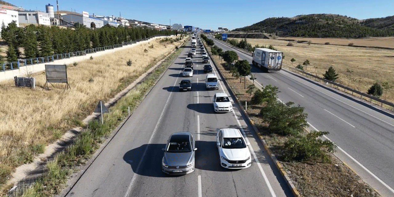 Kırıkkale-Ankara kara yolunda trafik yoğunluğu devam ediyor!