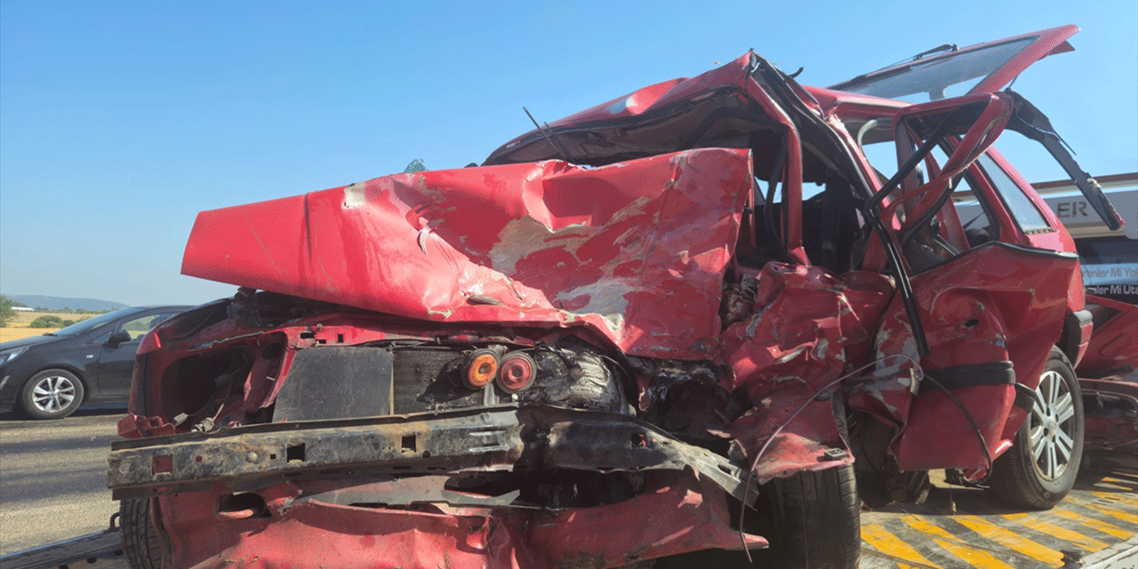 İzmir'deki trafik kazasında karı- koca yaşamını yitirdi!