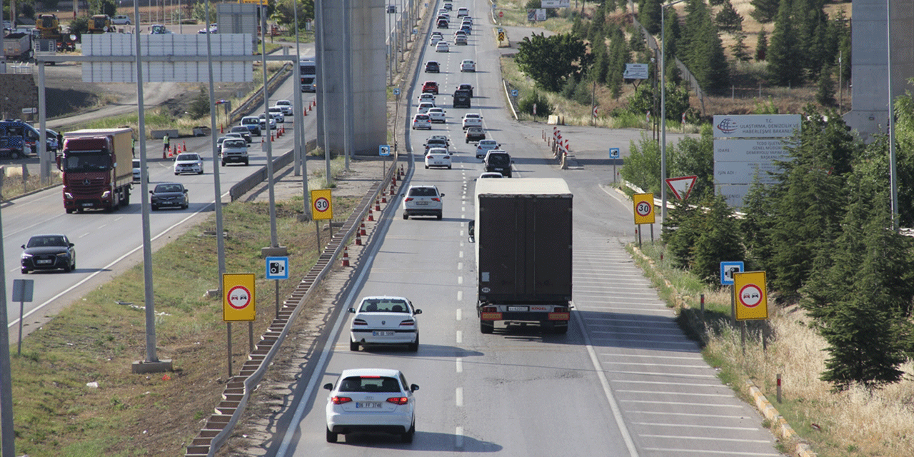 Kırıkkale-Ankara kara yolundaki bazı kavşaklar geçici olarak trafiğe kapatıldı