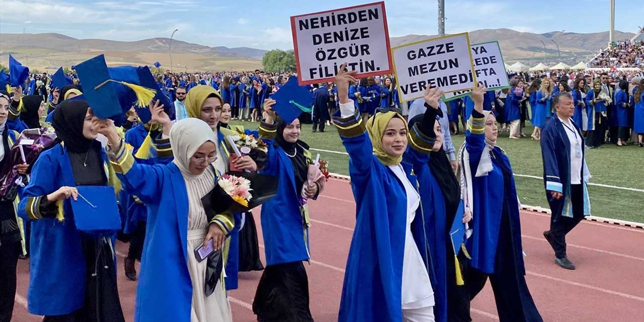Kırşehir Ahi Evran Üniversitesinde Gazze anmalı Ahilik Yeminli mezuniyet
