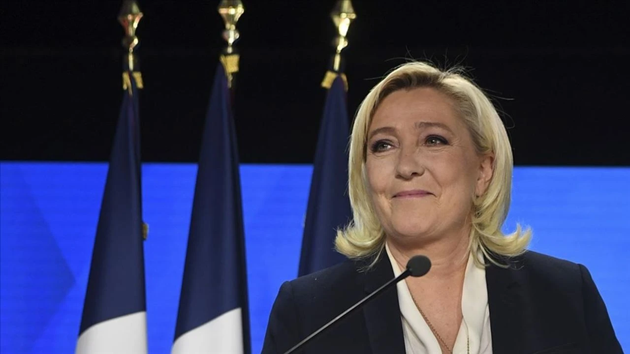 Le Pen'e gençler ve Parisliler oy vermedi