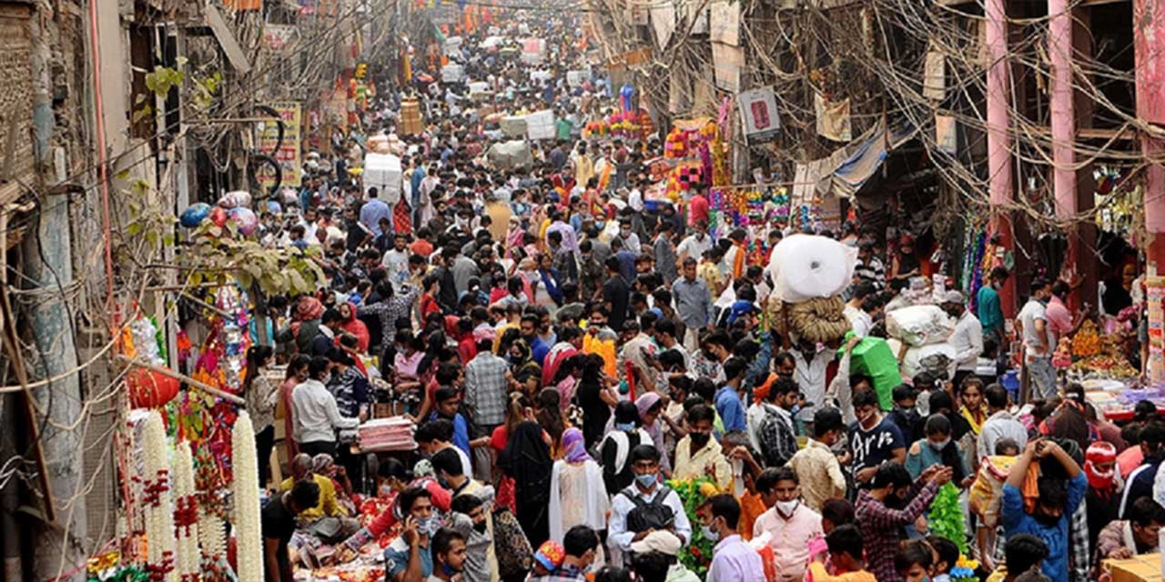 Hindistan'daki 'satsang ayininde izdiham çıktı: Çok sayıda kişi öldü!