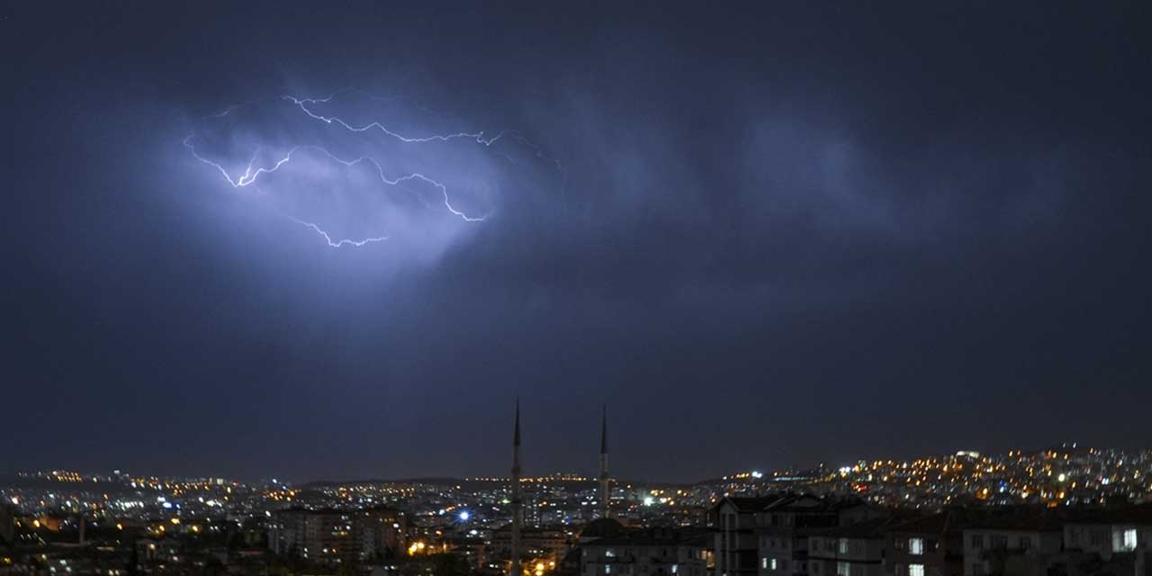 Ankara'da sıcak günlerin ardından yağmur başladı şimşekler çaktı