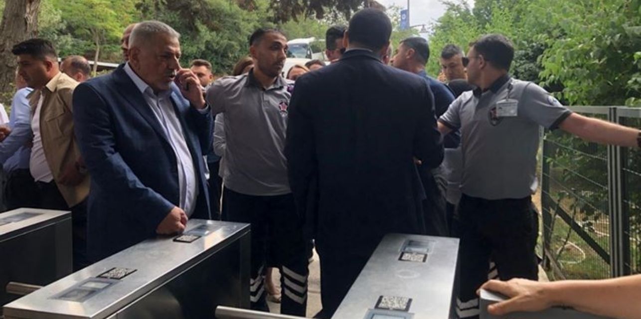 CHP'li milletvekilleri yerleşkeye zorla girdi