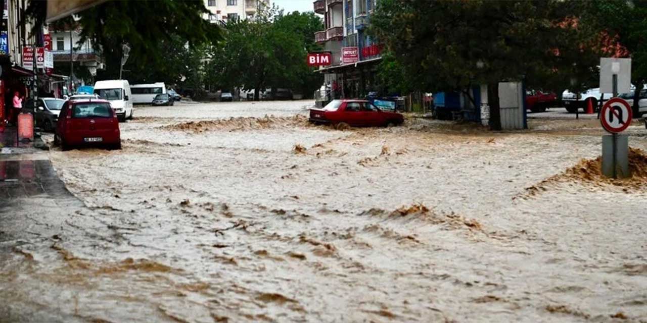 Pursaklar ve Sincan'ı sel vurdu!