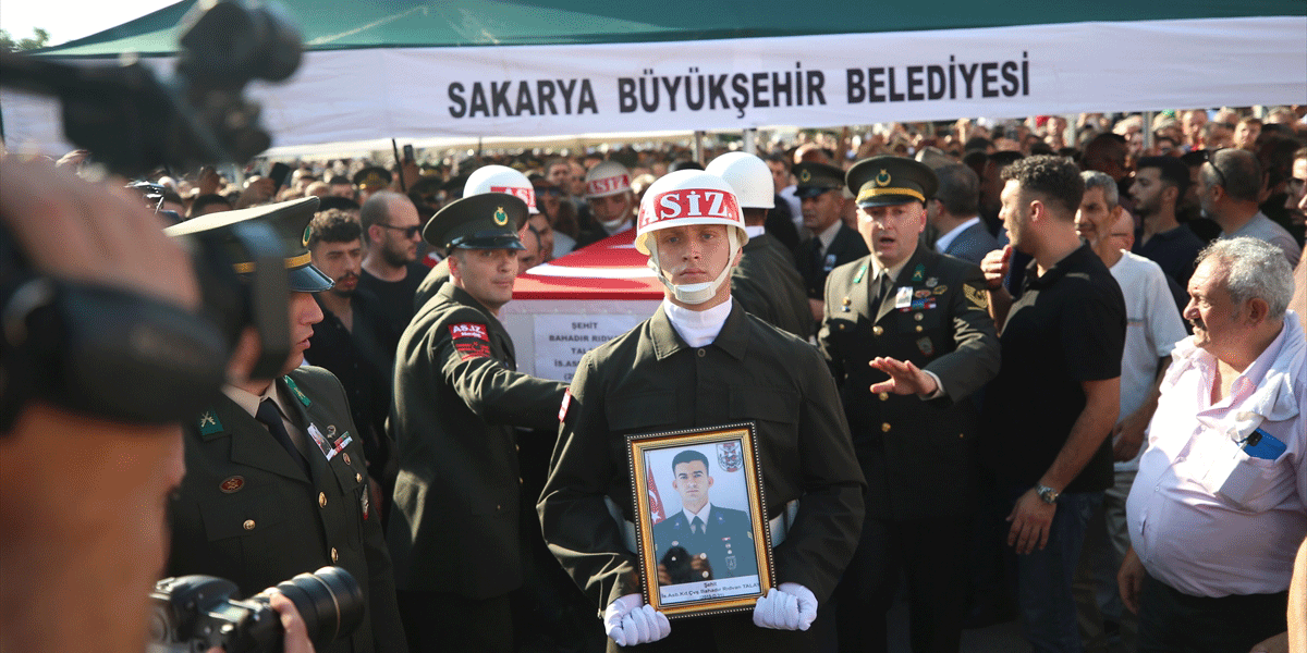 Şehit Astsubay Kıdemli Çavuş Talay,  son yolculuğuna uğurlandı