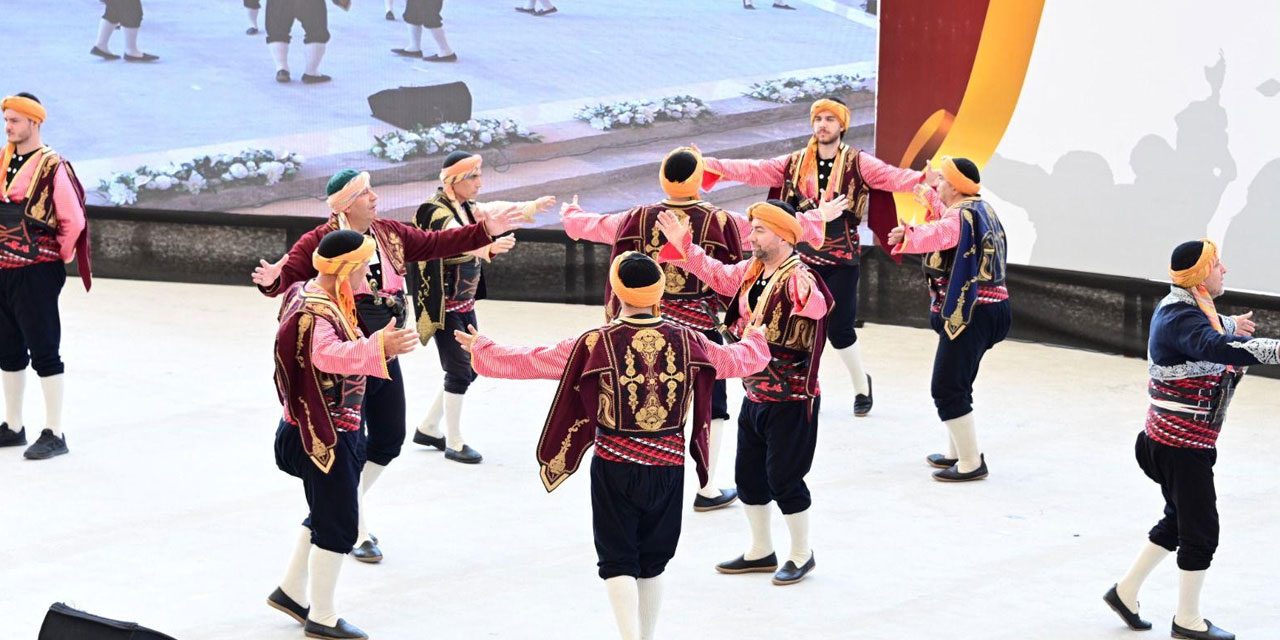 Ostim Teknik Üniversitesi mezuniyet törenine seymen gösterisi damga vurdu