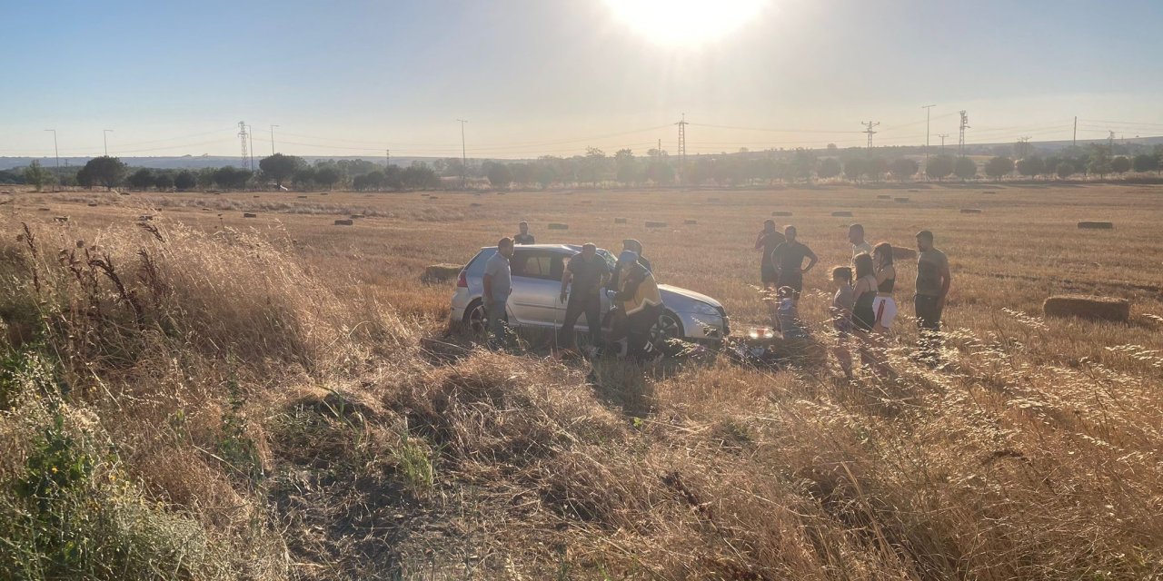 Tekirdağ'da araç tarlaya uçtu