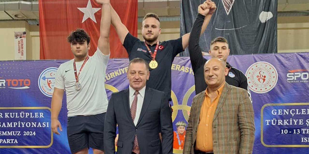 Kahramankazan Belediyespor Halter Takımı, Isparta'da yapılan şampiyonada Türkiye üçüncüsü oldu