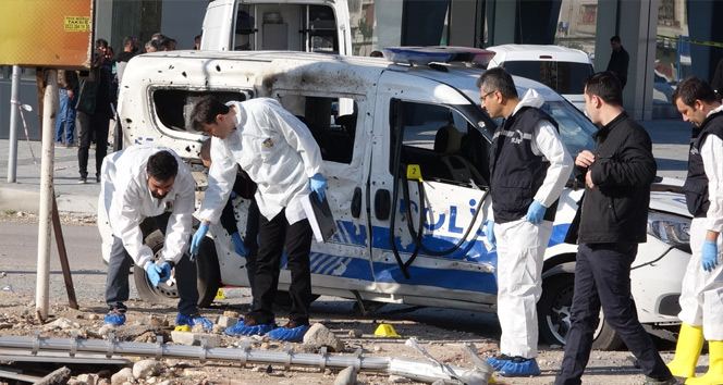 Mersin'de polis aracına bombalı saldırı: 2 yaralı