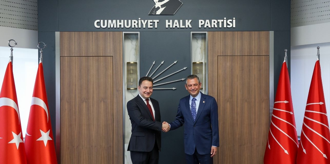 Ali Babacan, Özgür Özel'i kutladı