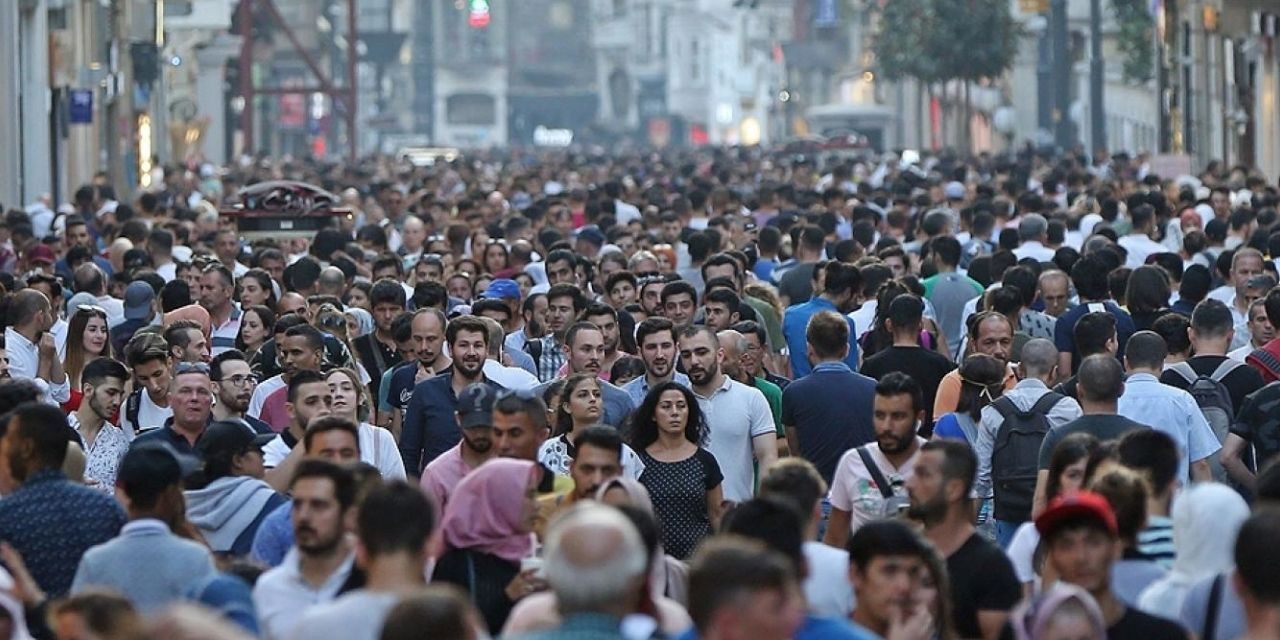 Türkiye göç raporu açıklandı: Gençler geleceği yurt dışında arıyor!