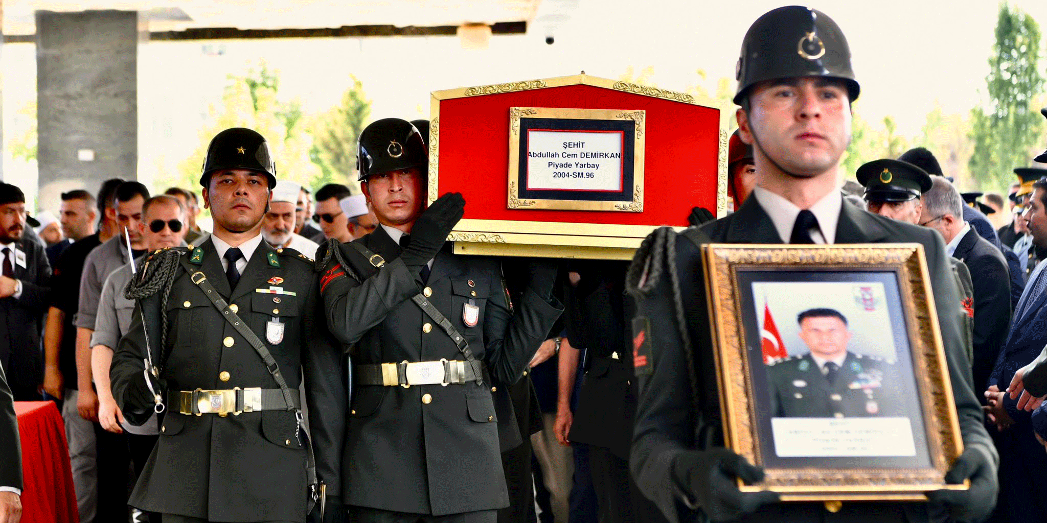 Pençe-Kilit şehidi Piyade Yarbay Demirkan son yolculuğuna uğurlandı