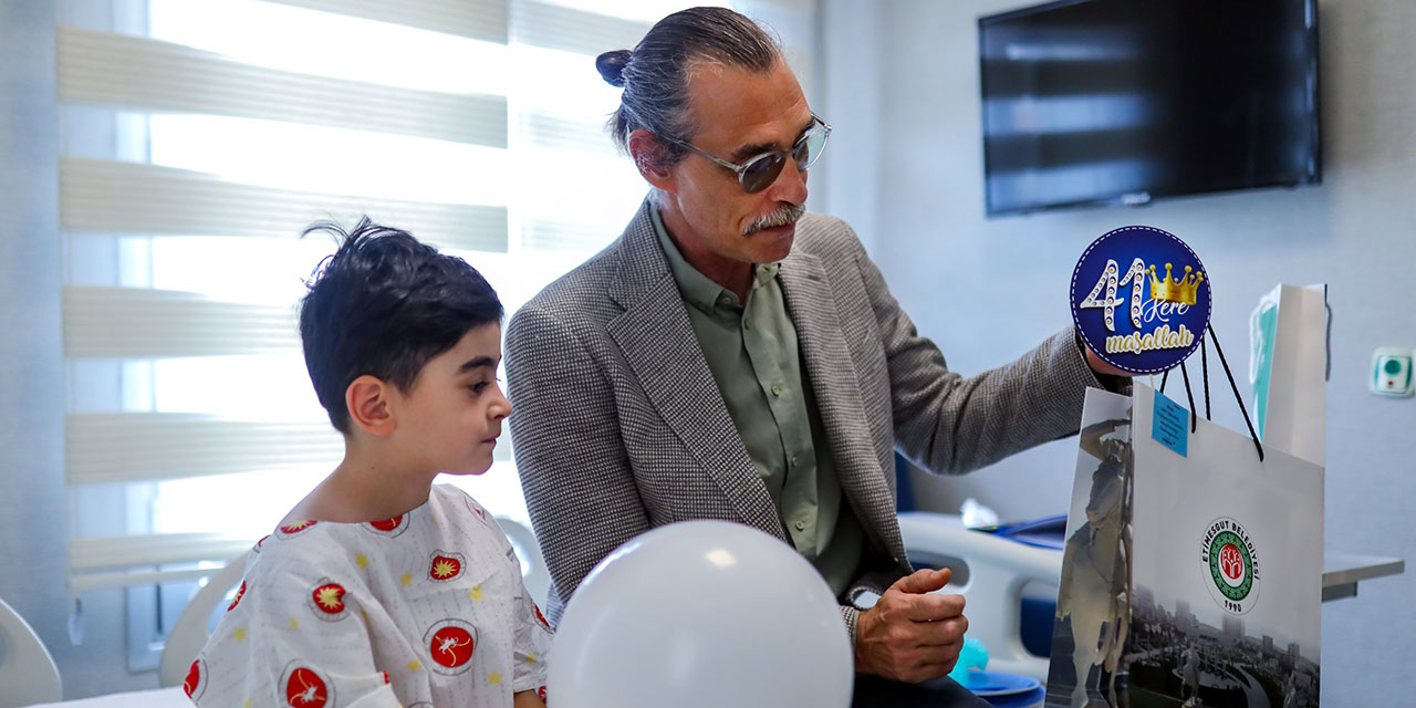 Erdal Beşikçioğlu, sünnet olan çocukları ziyaret etti