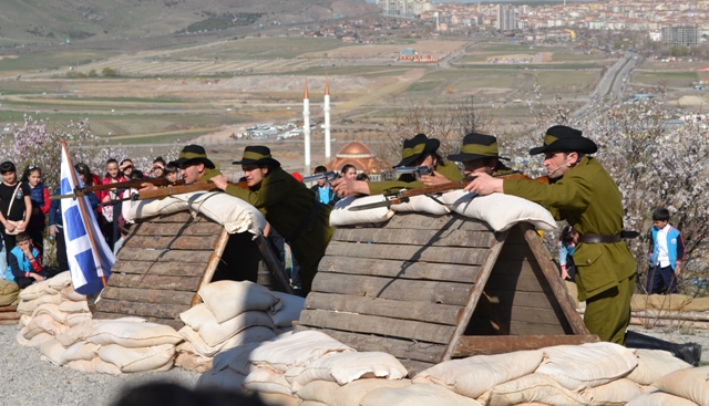 Çanakkale Destanı Keçiören’de canlandı