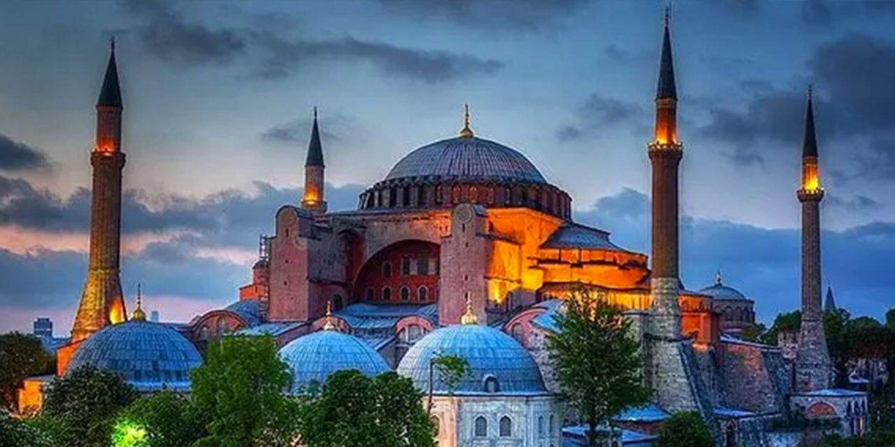 Ayasofya-i Kebir Camii 4 yılda milyonları ağırladı!