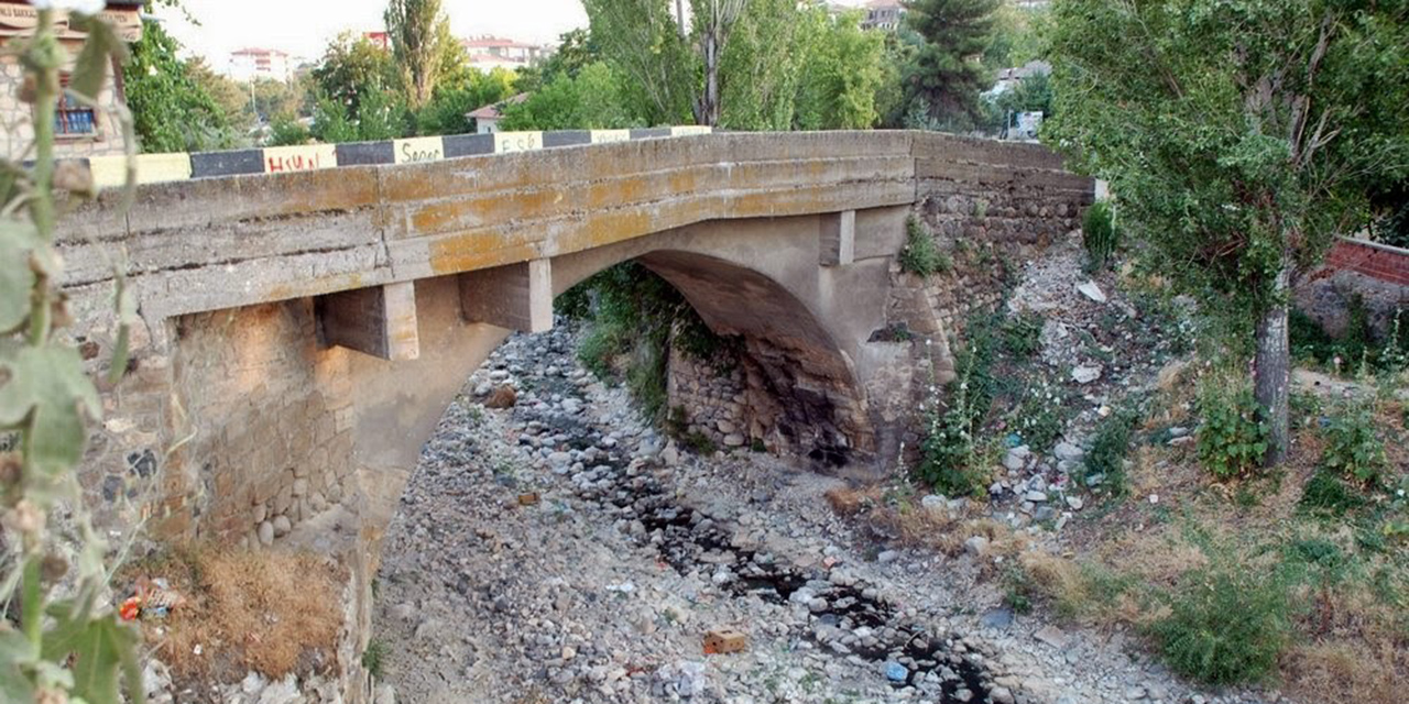 Hacılar Köprüsü yenileniyor