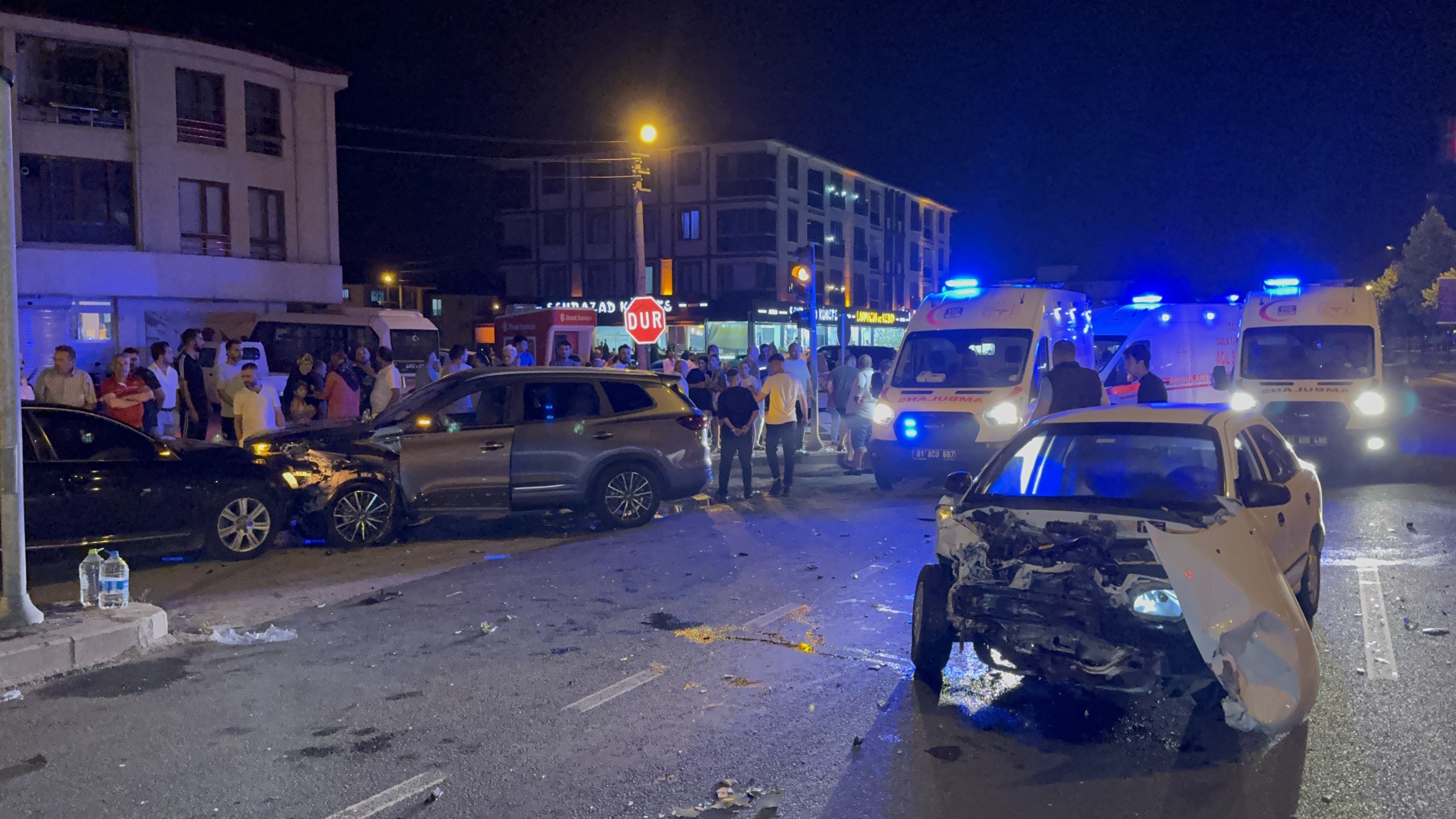 Yasak yerden U dönüşü trafiği birbirine kattı