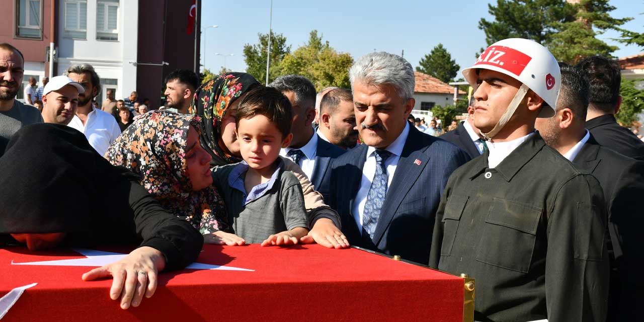 Kırıkkale Valisi Mehmet Makas,  Uzman Çavuş Hüseyin Karakoç'un cenaze törenine katıldı