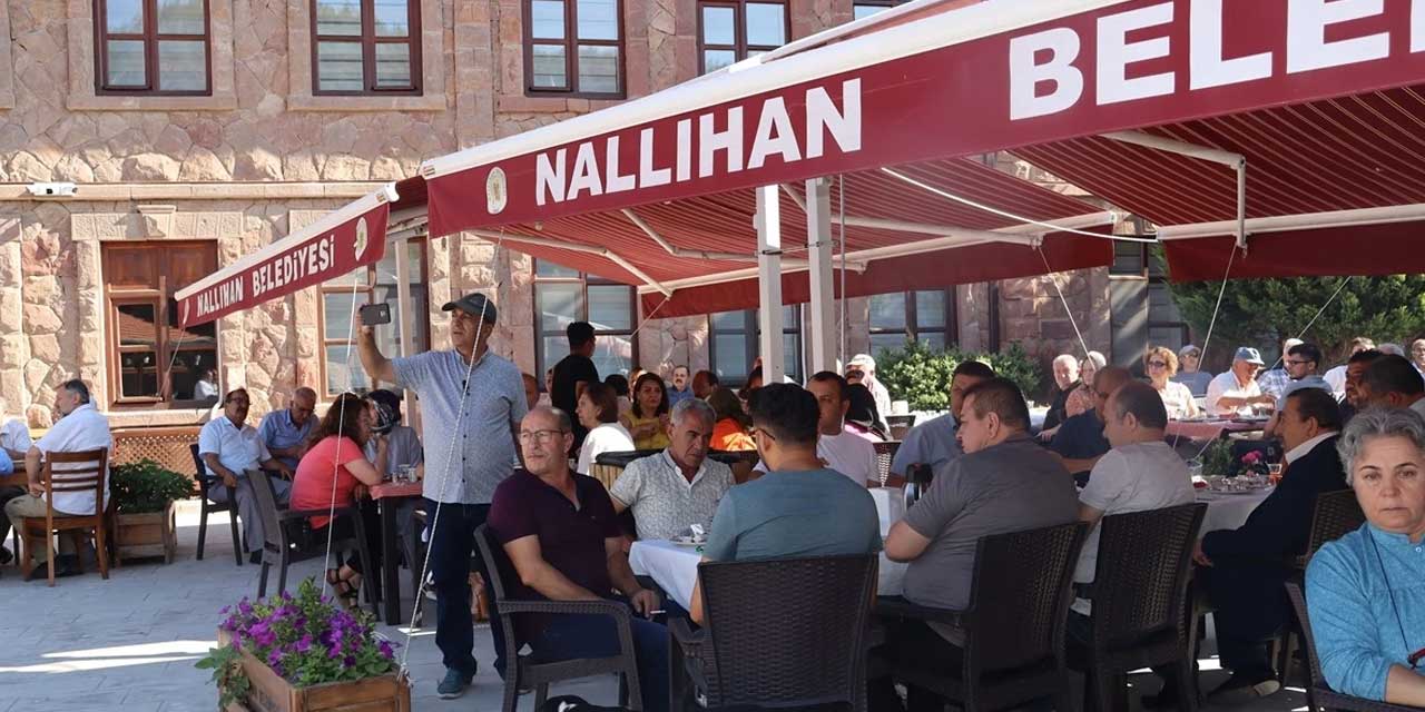 Nallıhan Belediye Başkanı Ertunç Güngör, esnafla buluştu