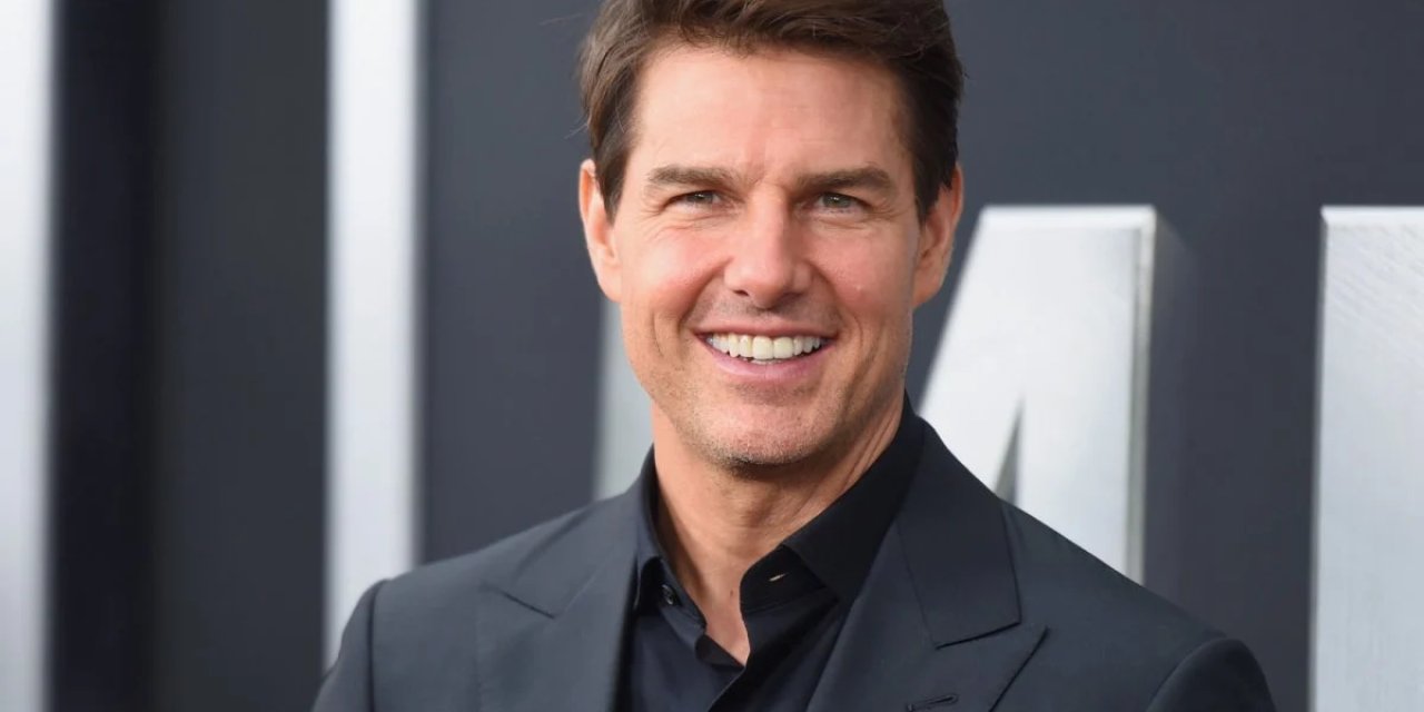 Ünlü oyuncu Tom Cruise Olimpiyat'ın kapanış töreninde paraşütle atlayacak