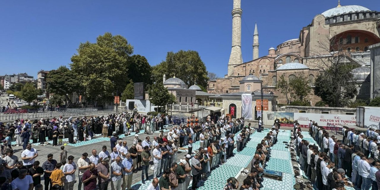 Haniye için 81 ilde cenaze namazı kılındı