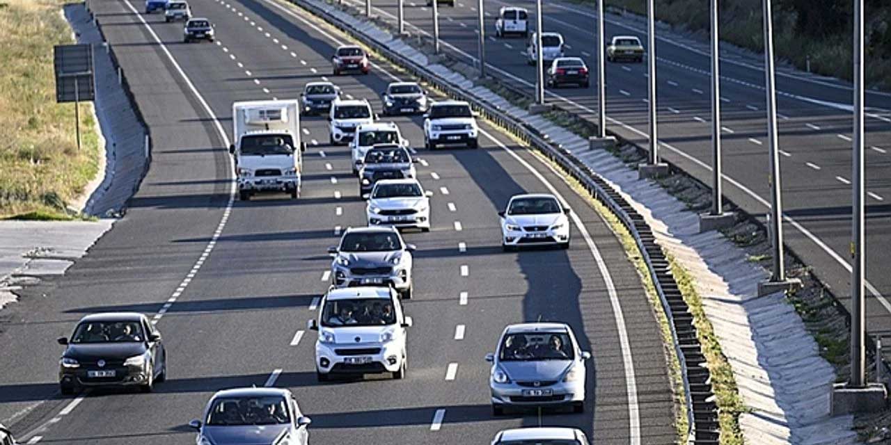 Karayollarında son durum ne? Ankara'da kara yollarında yapım, bakım ve onarım çalışmaları sürüyor