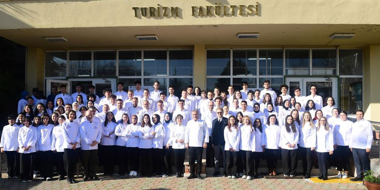 Anadolu Üniversitesi 30 yıldır Türkiye'nin turizm eğitimine katkı sağlıyor