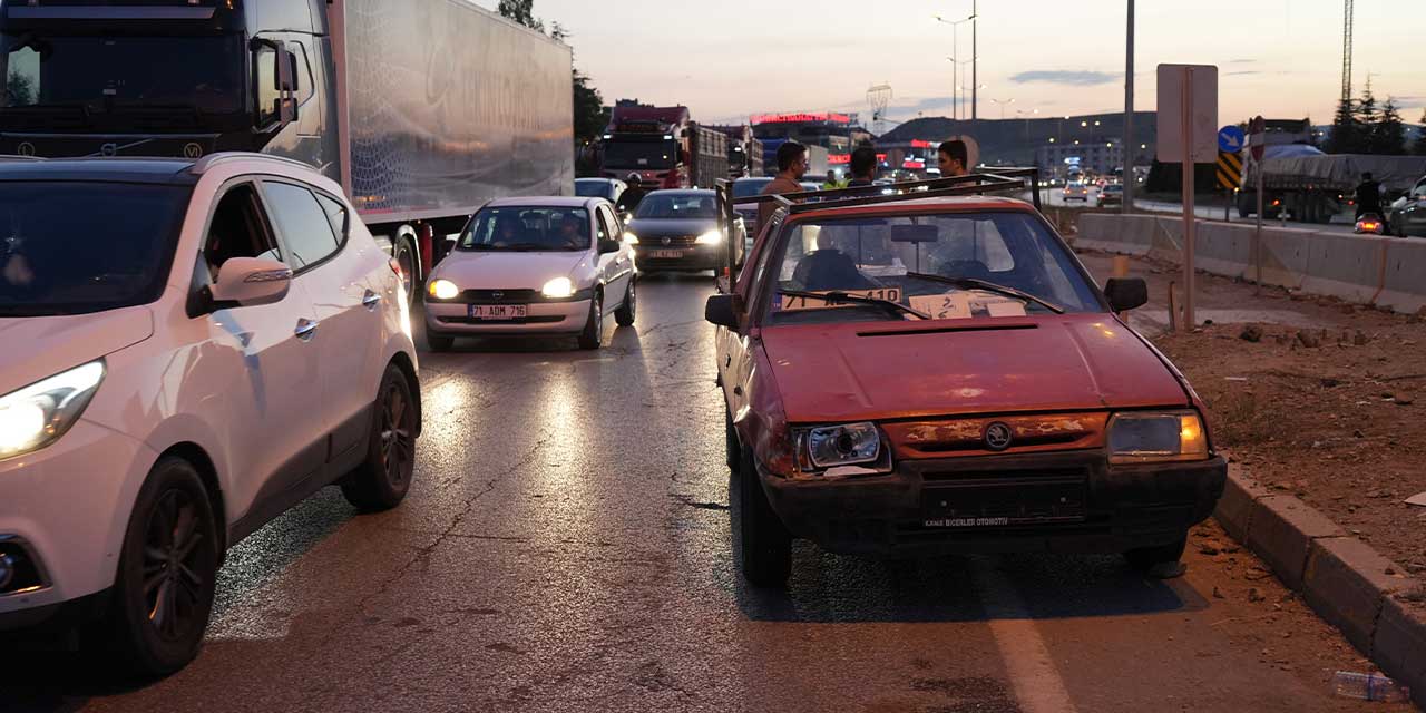 Kırıkkale'de 16 yaşındaki ehliyetsiz sürücü kazaya karıştı: 2 kişi yaralandı