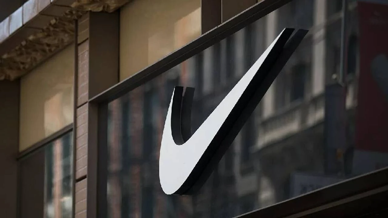 Gümrük vergisi kararı sonrası Nike siparişleri askıya aldı