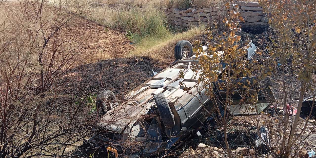 Yozgat'ın Aydıncık ilçesinde kontrolden çıkan araç şarampole devrildi: 2 yaralı