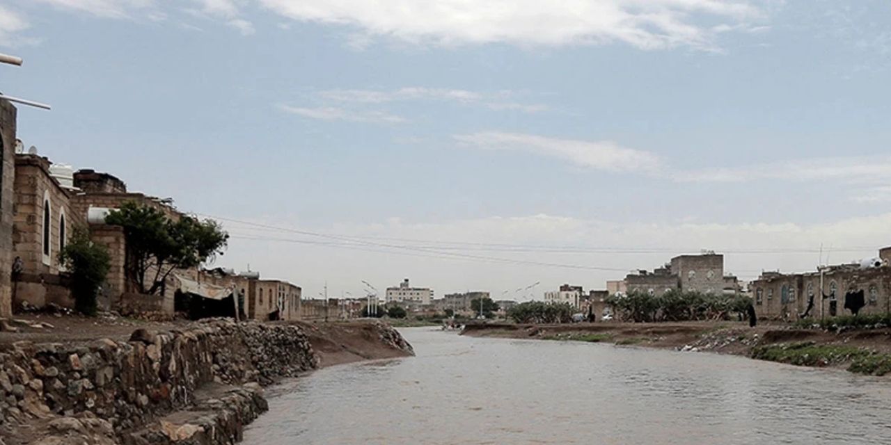 Yemen'deki şiddetli yağışlar ve seller binlerce aileyi yerinden etti!