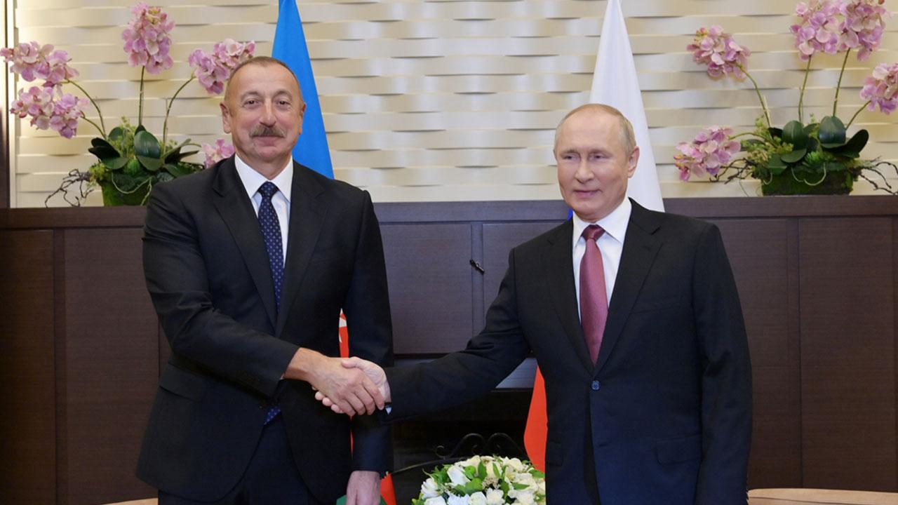 Aliyev, Putin'i evinde ağırladı