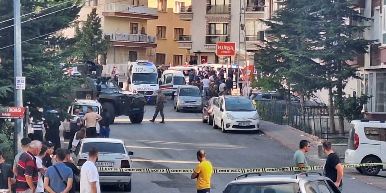 Keçiören'de boşanma aşamasındaki eşini polis karakolunun çıkışında silahıyla takip eden şahsı polisler etkisiz hale getirdi