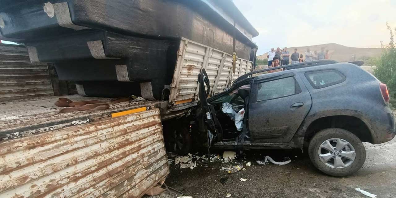 Kırıkkale'de TIR otomobili altına aldı: 6 yaralı