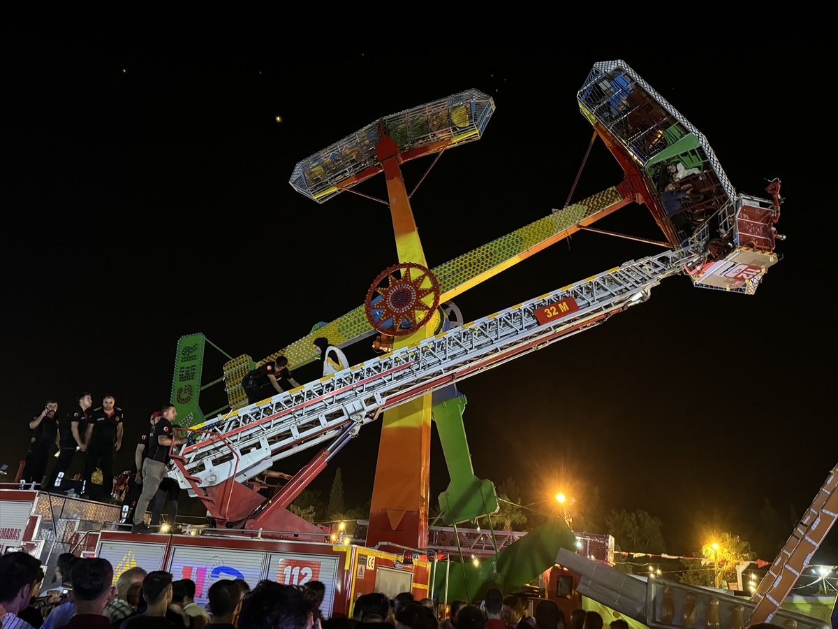 Kahramanmaraş'ta lunaparkta yüksekte asılı kalan 23 kişi kurtarıldı