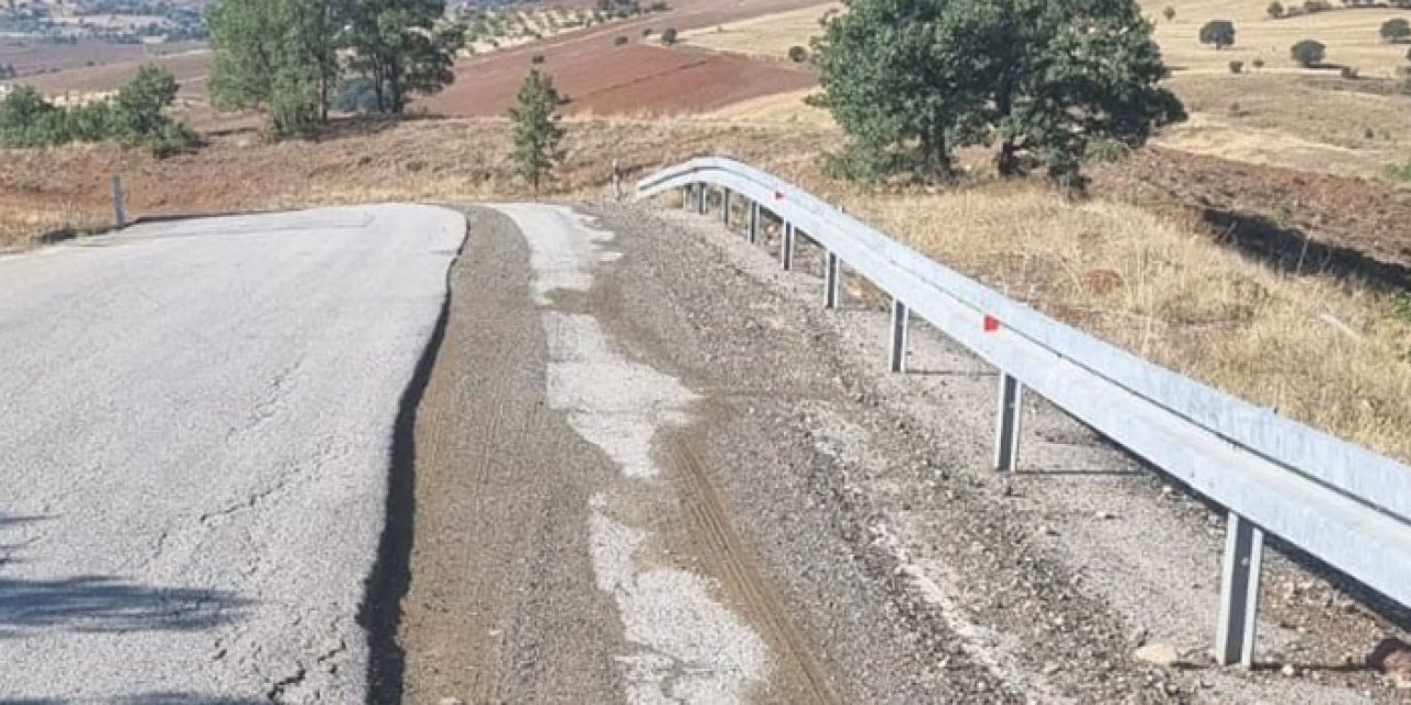 Elmadağ-Karacahasan yolu tehlike saçıyor