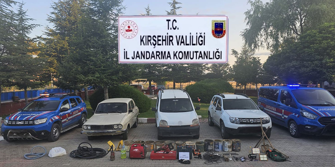 Kırşehir'de tarihi eser operasyonu: 471 obje ele geçirildi