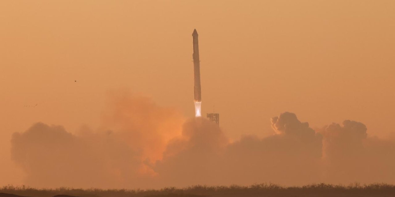 SpaceX'in atmosferde devasa bir delik açtığı keşfedildi