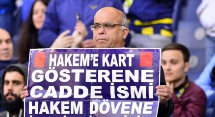 Fenerbahçeli taraftarlardan hakemlere destek