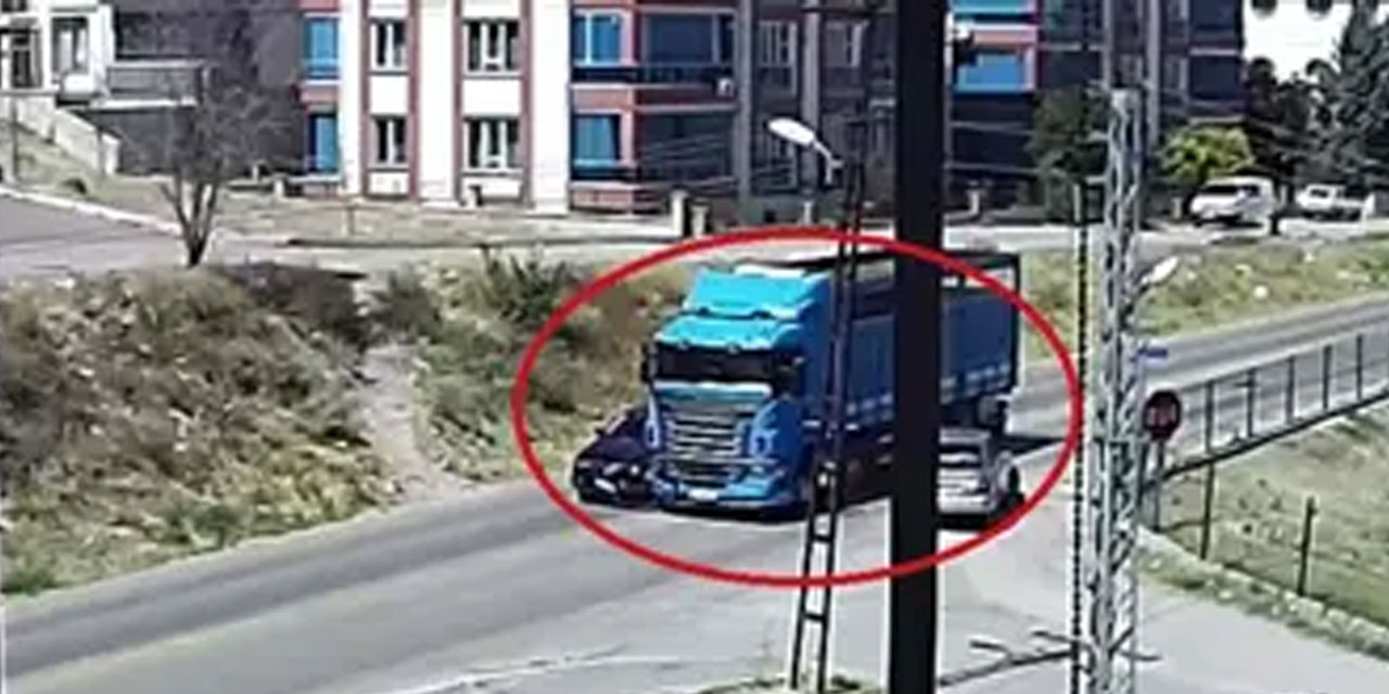 Beypazarı'nda trafik kazası: TIR otomobile çarptı, araçlar savruldu!