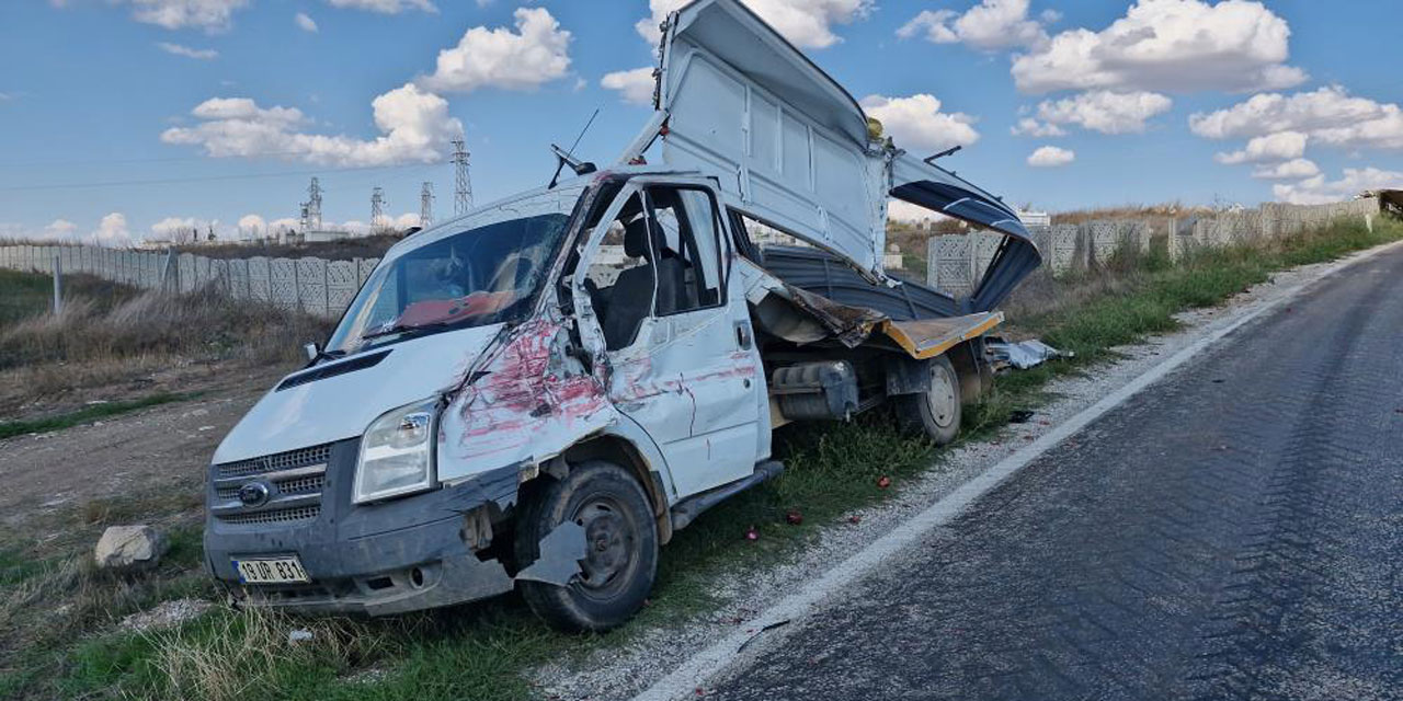 Çorum'da kamyon ile kamyonet çarpıştı!