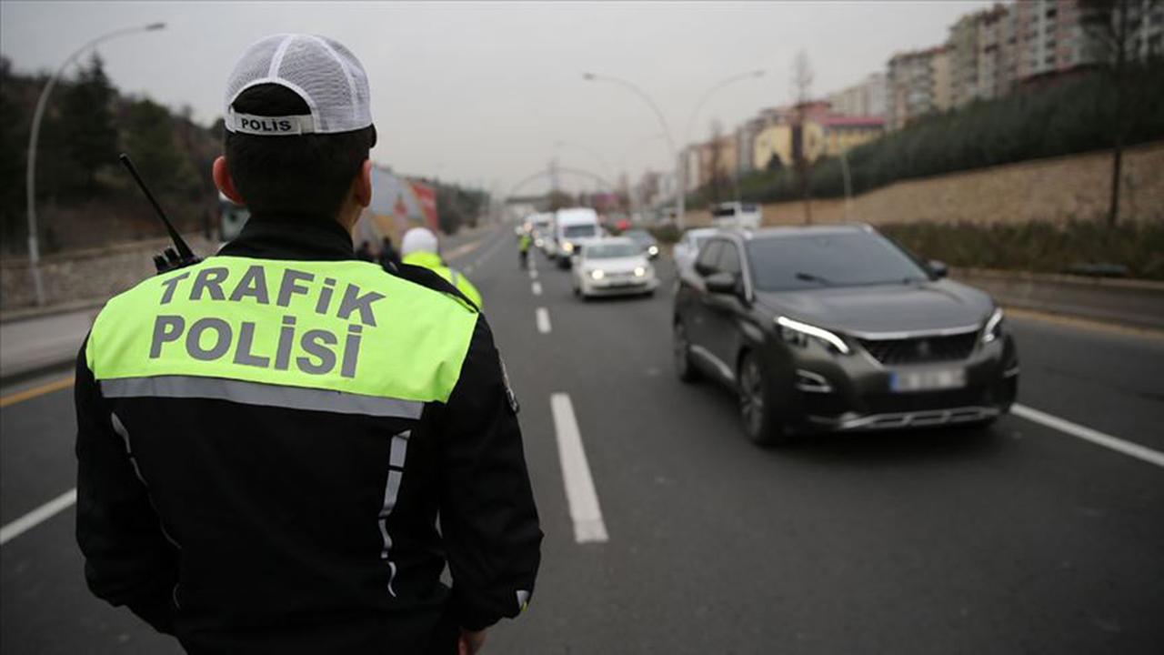 Ankara-Niğde Otoyolu'nda ulaşım tek şeritten kontrollü sağlanıyor