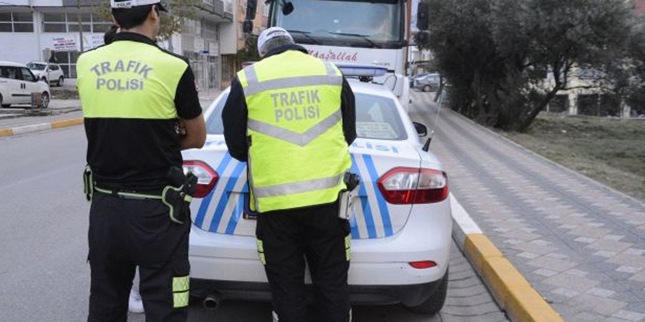 Trafik denetimleri devam ediyor: 475 bin 427 sürücüye işlem yapıldı