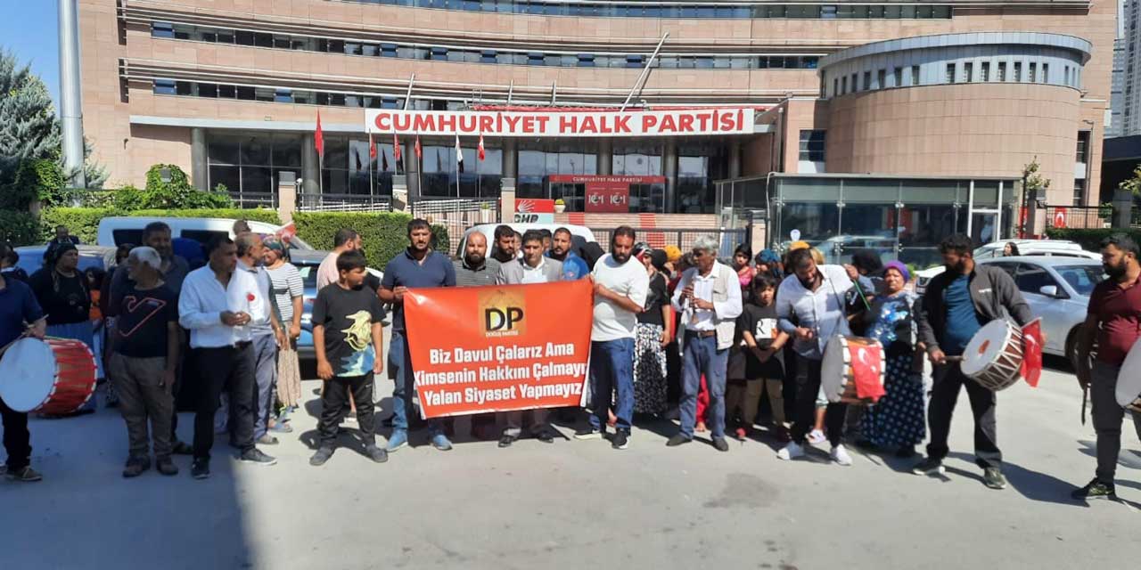 Ankara'da CHP Genel Merkezi önünde davullu zurnalı protesto!